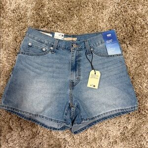 Levi’s 80’s Mom Jean Shorts